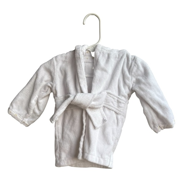 Bay gown for babies essential size:0-9 months - Picture 1 of 11